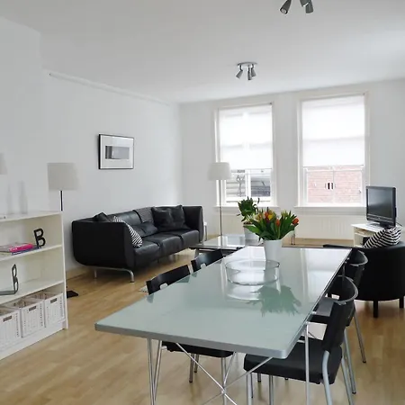 Comfortable City Centre Apartment *