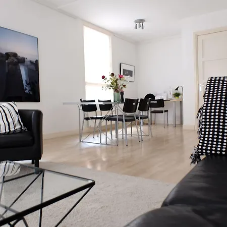 Comfortable City Centre Apartment *